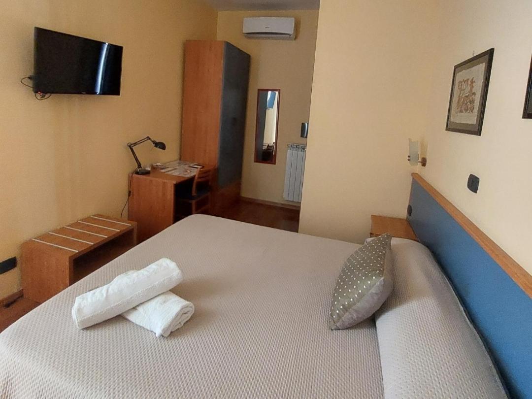 Domus Cesare Apartamento Nápoles Exterior foto